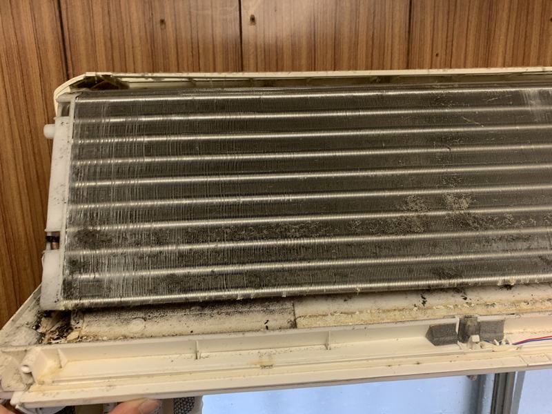 エアコン｜熱交換器（アルミフィン） 洗浄前